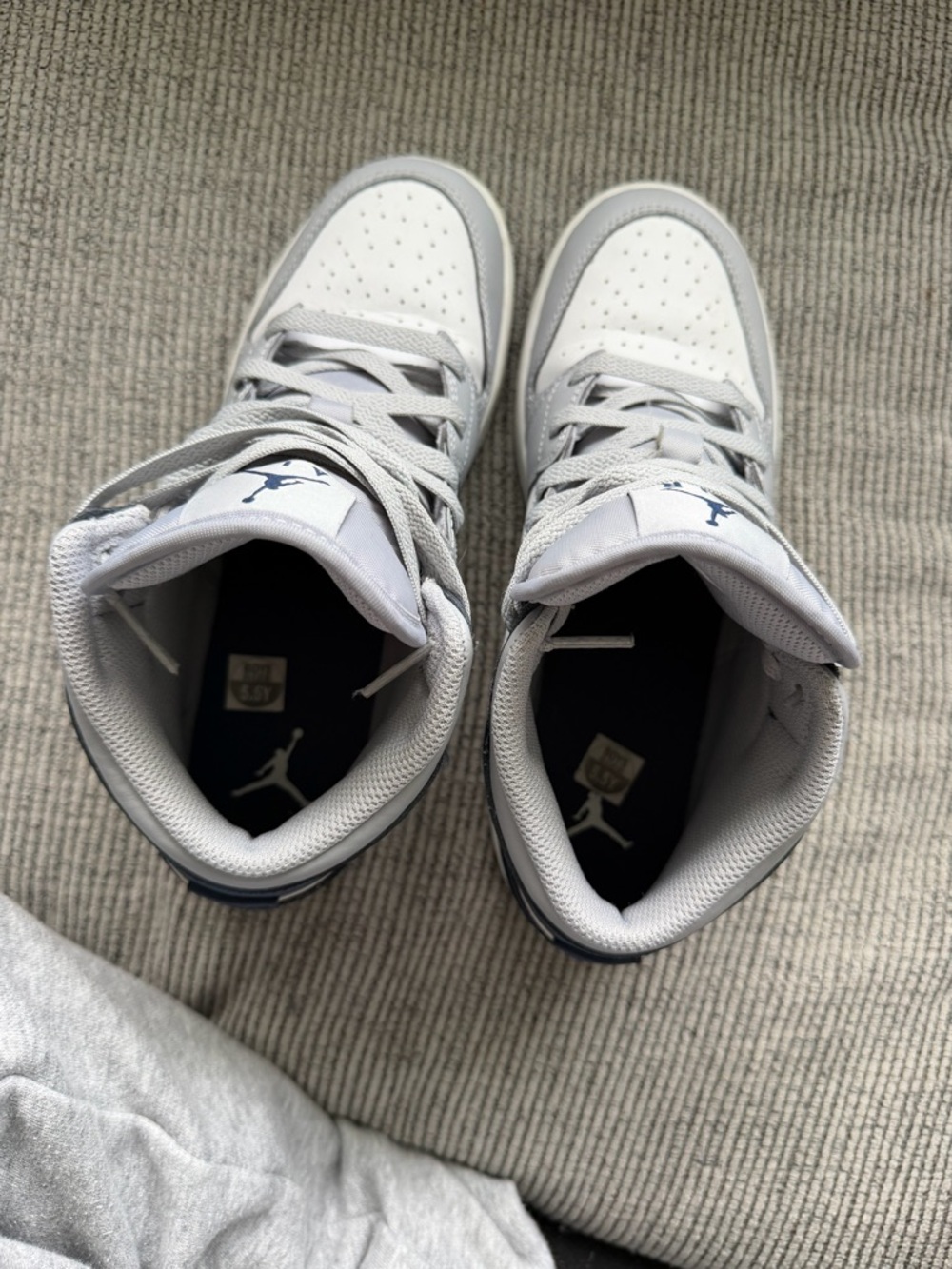 JORDAN 1 MID 'WOLF GREY MIDNIGHT NAVY' - Picture 4 of 7